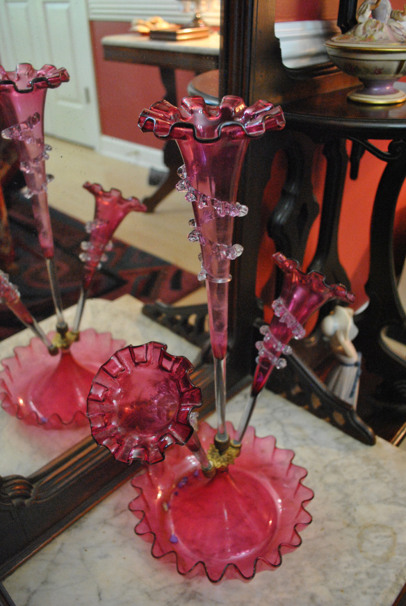 I don't care too much for the figurines, but some gladiolas do look wonderful in Mama's epergne.